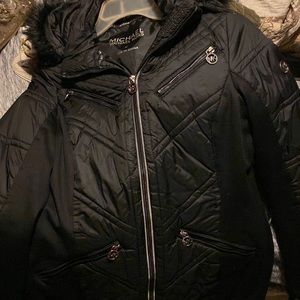 Michale kors coat 30 dollars slight used